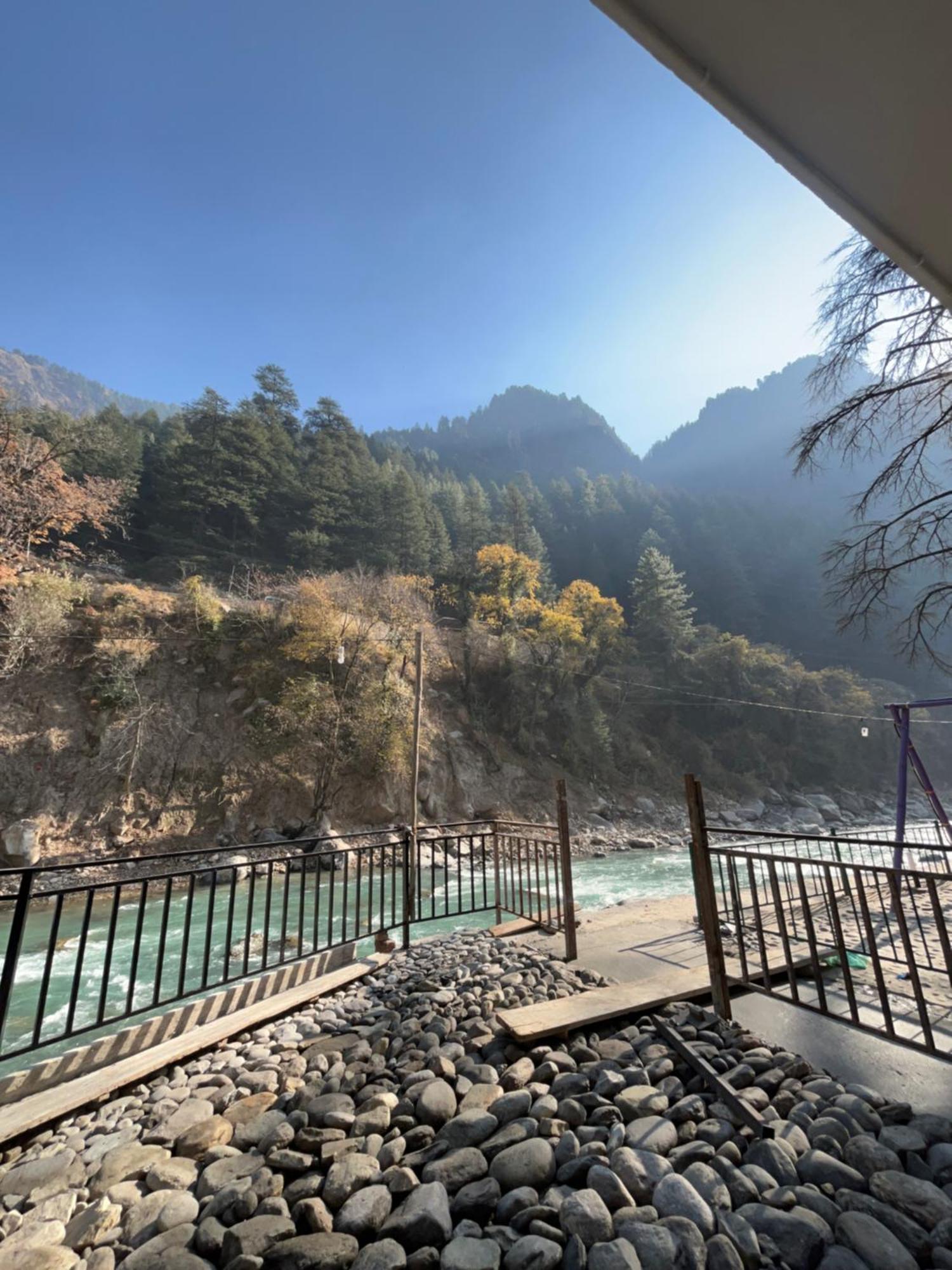 Hom House Of Mannmauji Riverside 卡索尔 外观 照片