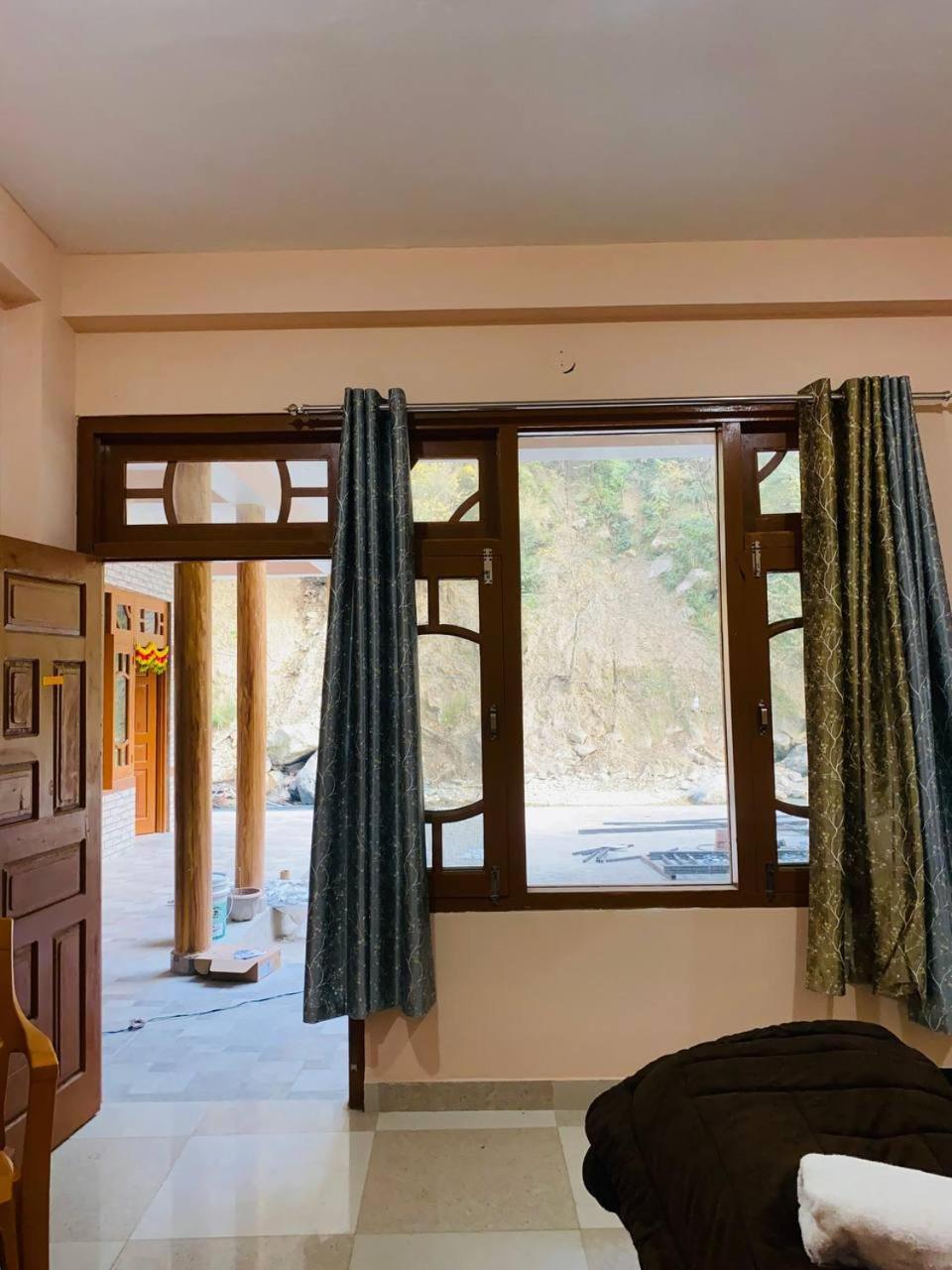 Hom House Of Mannmauji Riverside 卡索尔 外观 照片